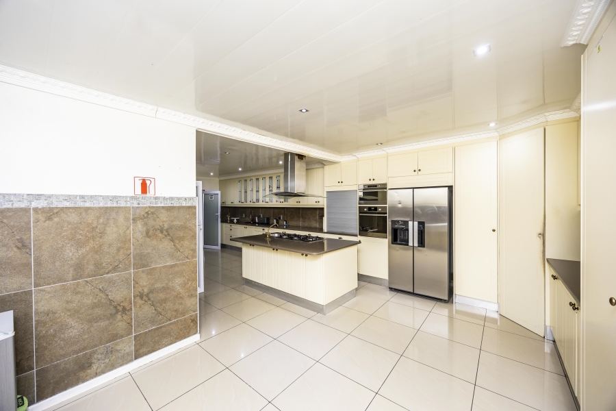 Commercial Property for Sale in Sunnyridge Eastern Cape